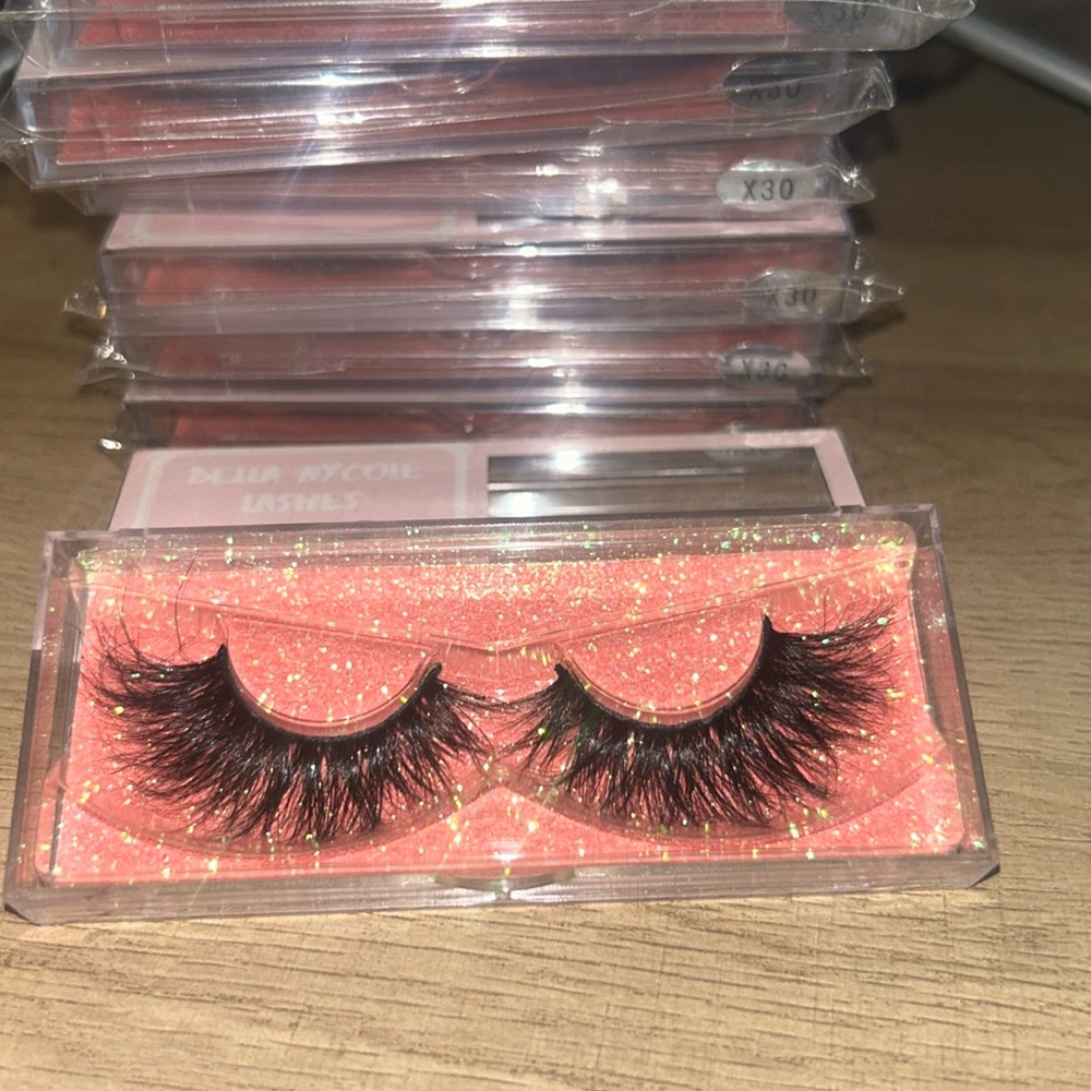Fake lashes